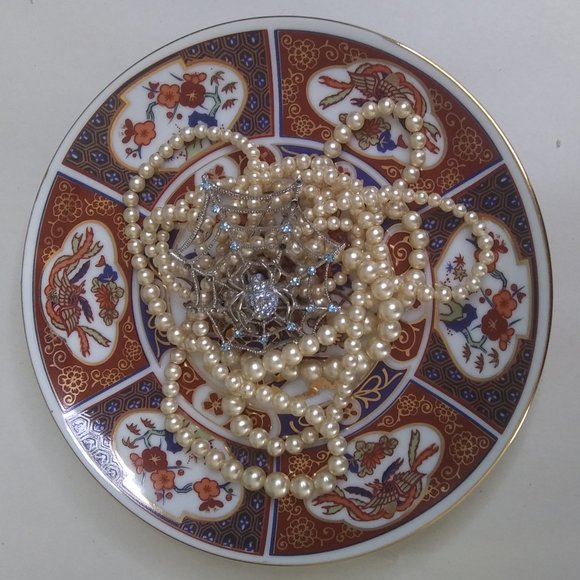 Beautiful decorative Asian plate 6 inch diameter - Picture 2 of 16